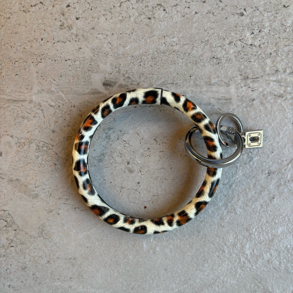 Leopard Pattern Keychain Bracelet